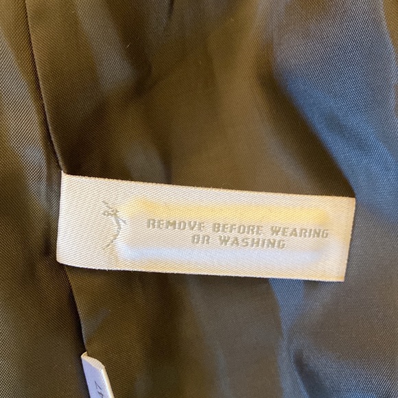 Ann Taylor Brown Tailored 3 Button Blazer Size 6 & Signature Fit Pants in size 4 - Picture 5 of 13